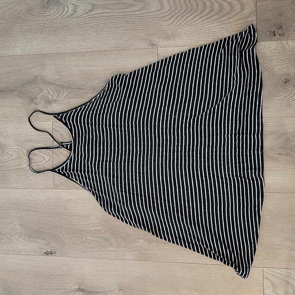 Old navy racer back tank - Picture 1 of 3